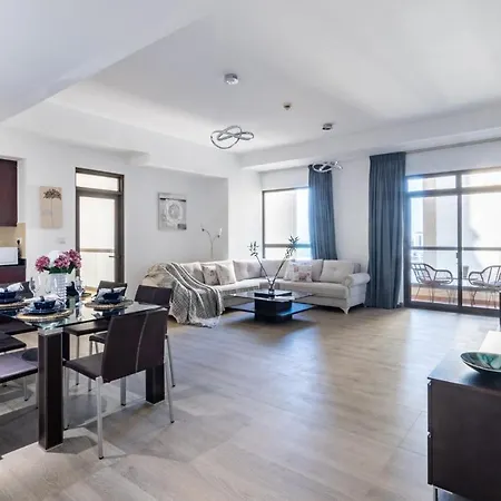 The Smart Concierge - Amwaj 4-2